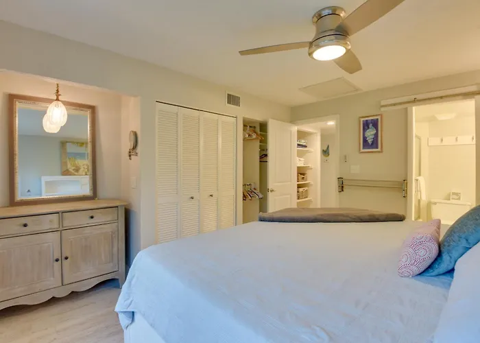 Siesta Key Condo With Heated Pool Less Than 1 Mi To Beach